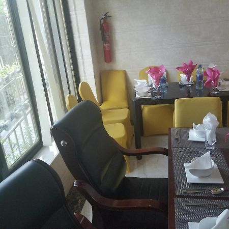 Star City Hotel Дар ес Саалам Екстериор снимка