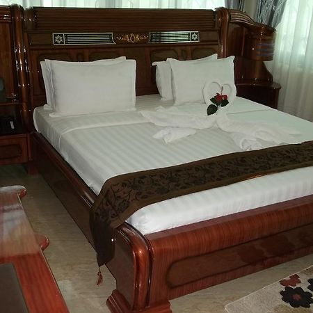Star City Hotel Дар ес Саалам Екстериор снимка
