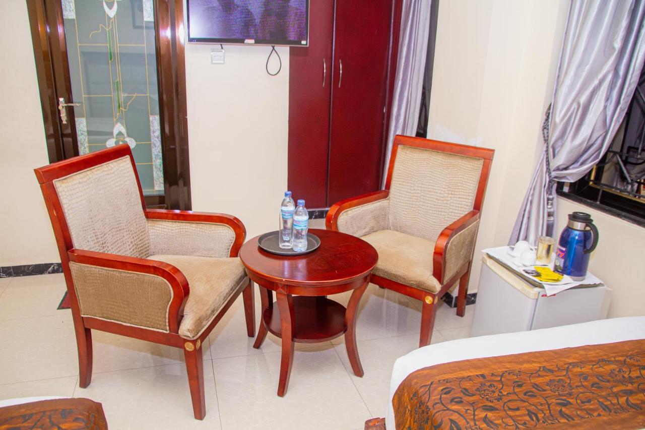 Star City Hotel Дар ес Саалам Екстериор снимка