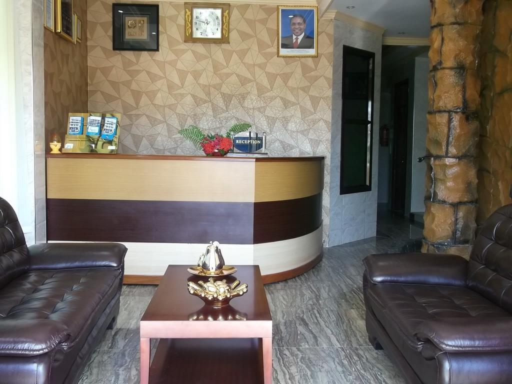 Star City Hotel Дар ес Саалам Екстериор снимка