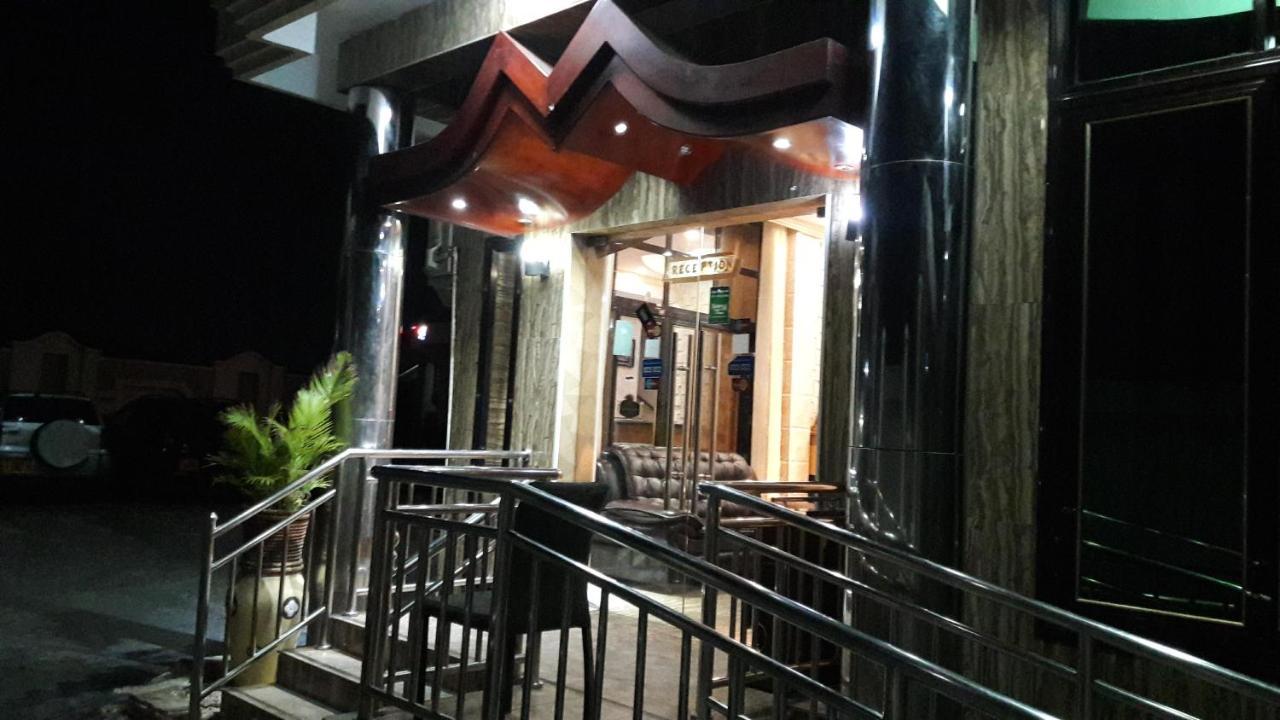 Star City Hotel Дар ес Саалам Екстериор снимка